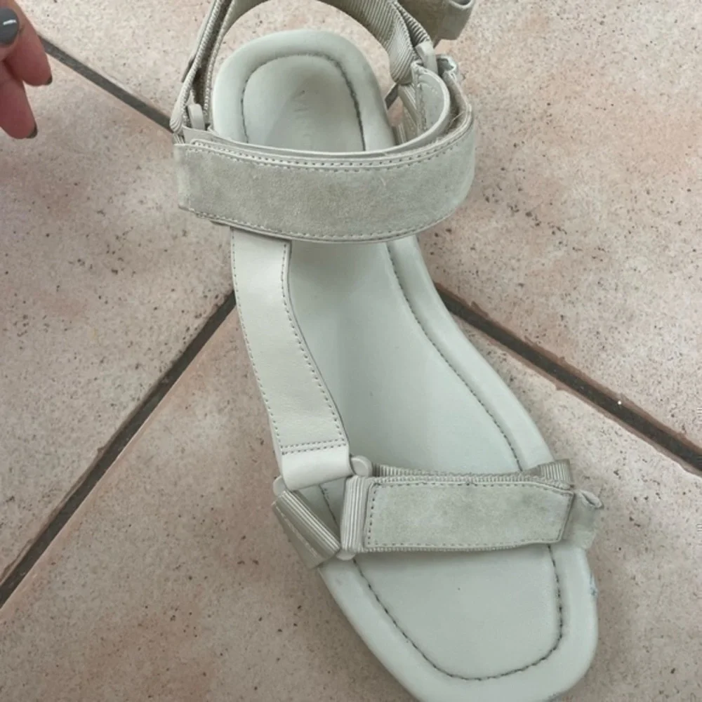 VINCE Carver Canvas-trimmed Faux Suede And Leather Sandals In White SIZE 11